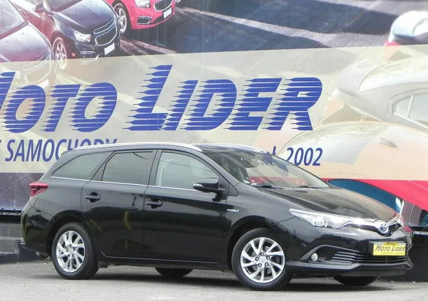 podkarpackie Toyota Auris cena 66900 przebieg: 118000, rok produkcji 2017 z Rzeszów